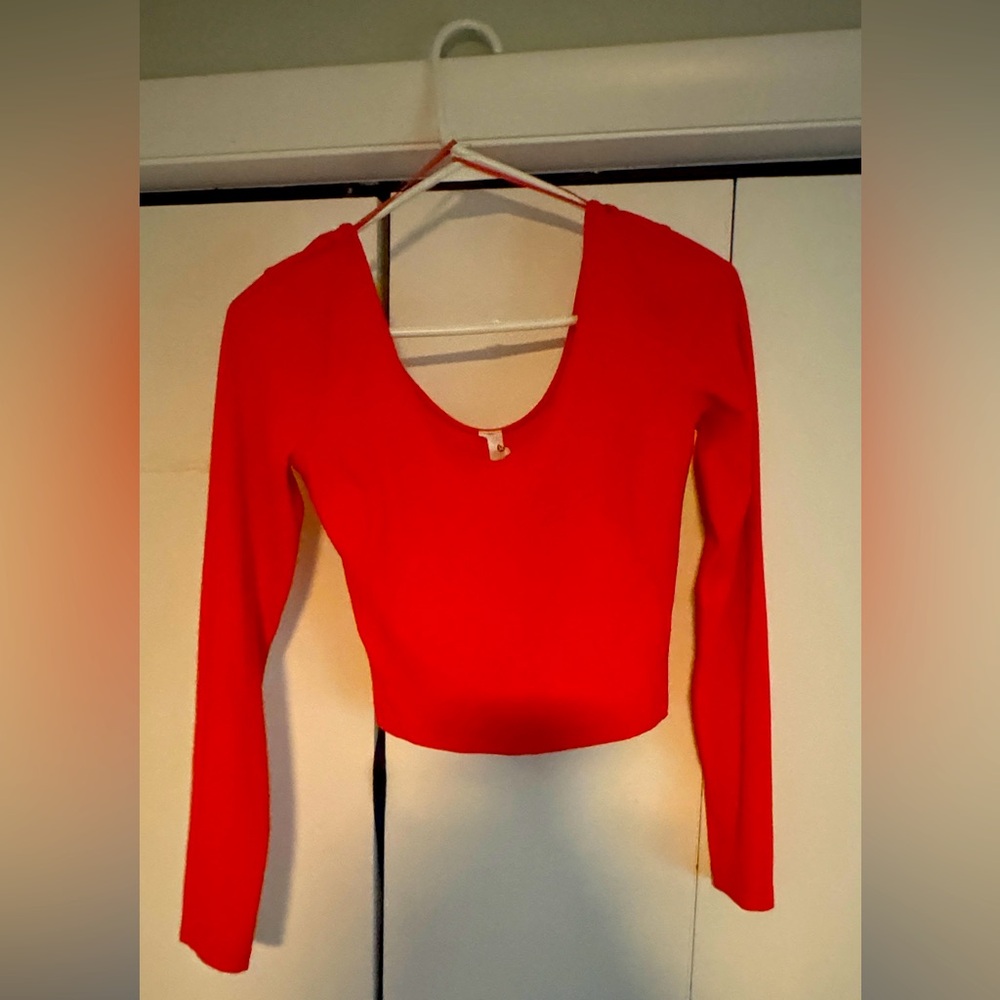 NWOT LULU ALIGN LONG SLEEVE